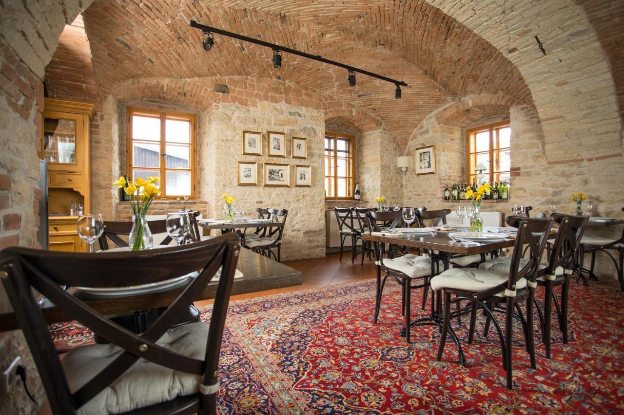 Hotel Dvur Hoffmeister 3*