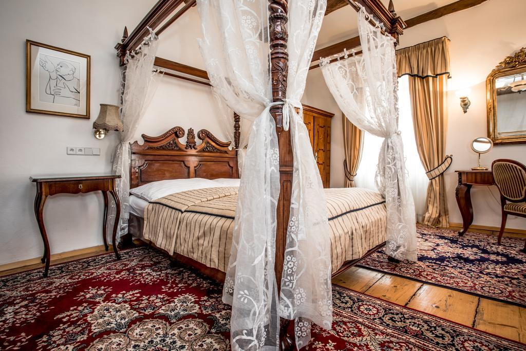Dvur Hoffmeister 3* Velké Číčovice