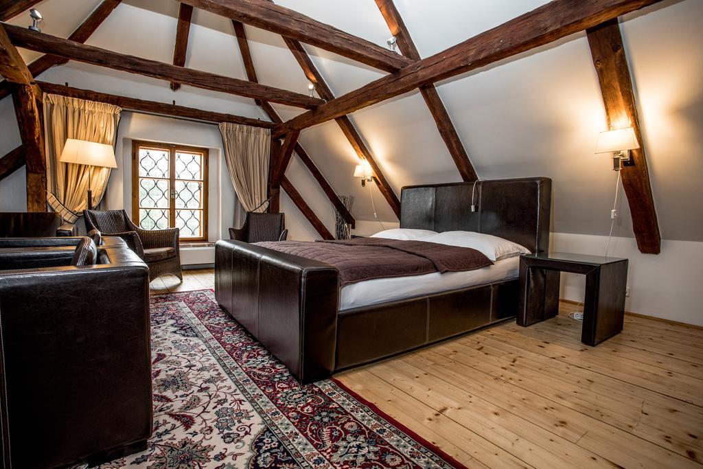 Dvur Hoffmeister 3* Velké Číčovice