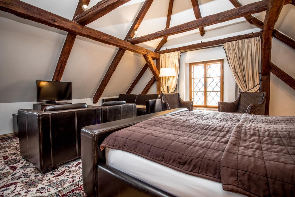 Hotel Dvur Hoffmeister 3*