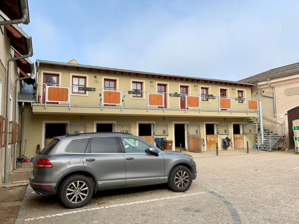 Dvur Hoffmeister Hotel