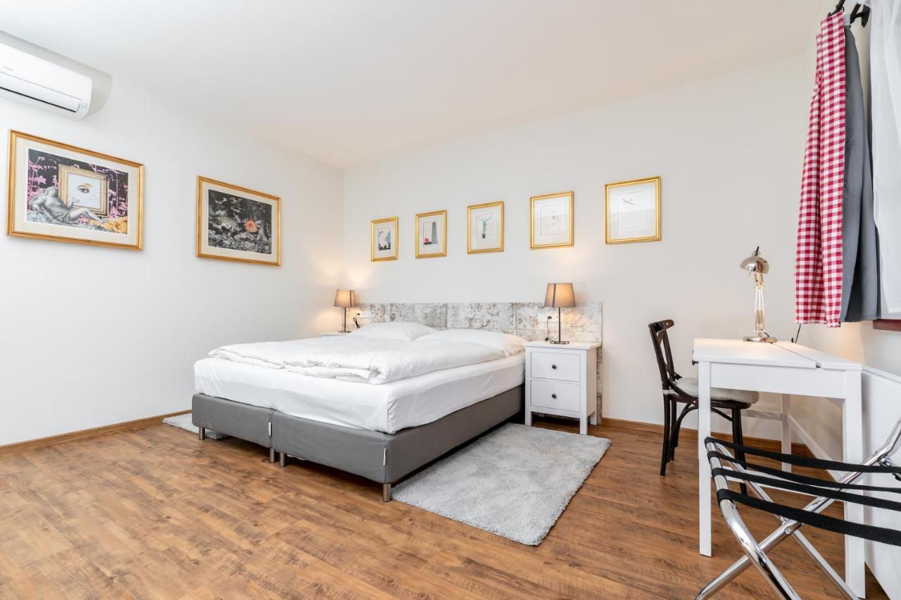 Dvur Hoffmeister Hotel Velké Číčovice